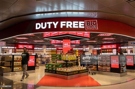 doha hamad airport duty free.